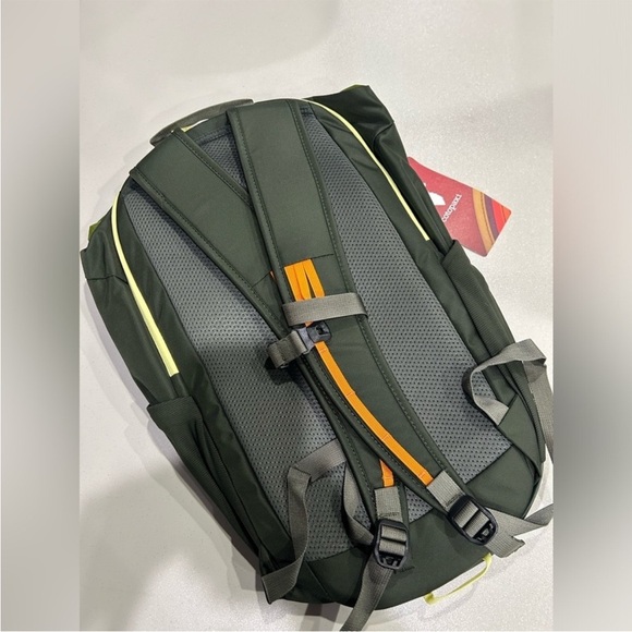 Cotopaxi Moda 20L Backpack Cada Día Green Cinch-top Closure Laptop Sleeve NWT - Picture 2 of 12